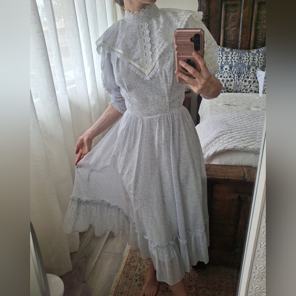 Gunne Sax by Jessica McClintock White Lace Dress